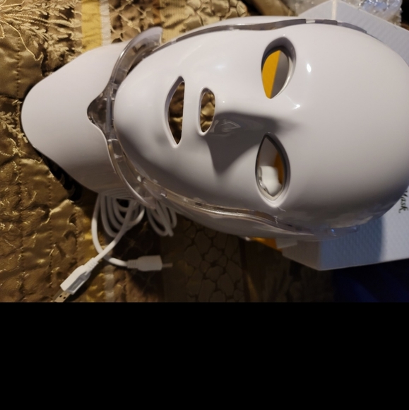 Colorful LED Anti-Age  New - Picture 6 of 11